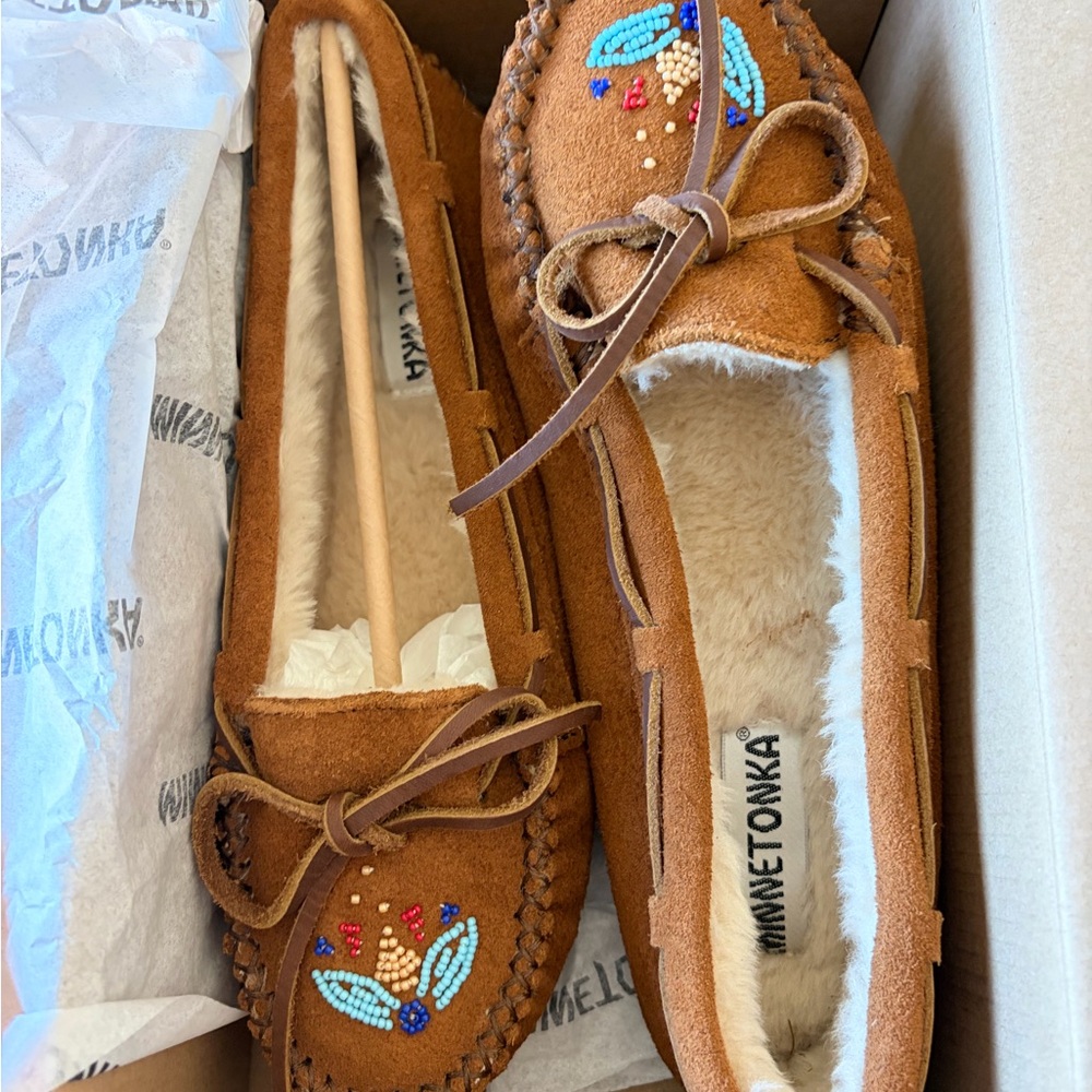 Minnetonka Chestnut Suede Beaded Moccasins with Fur Lining
